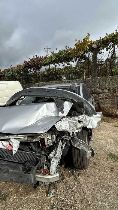 Vendo Volvo V50 2.0 ou peças do proprio