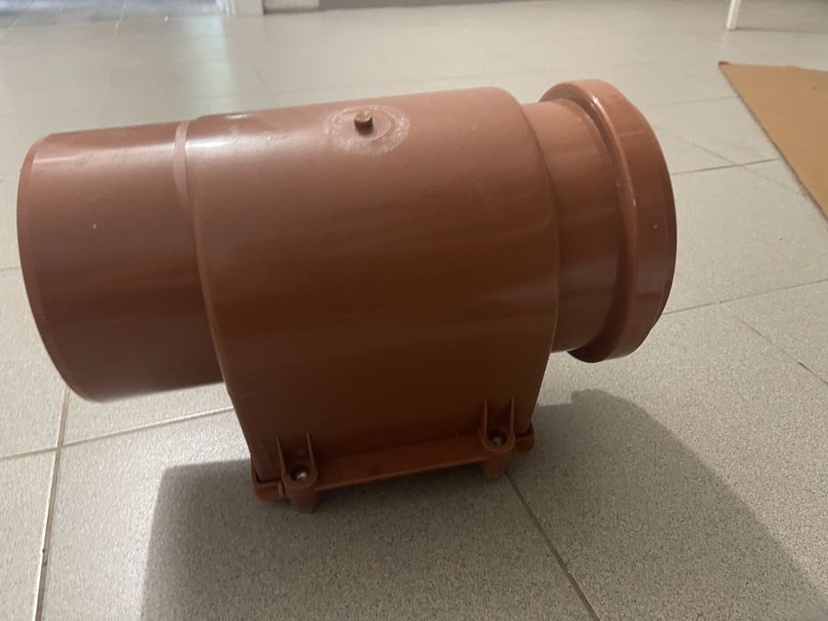 Зворотній каналізаційний клапан Redi 200mm