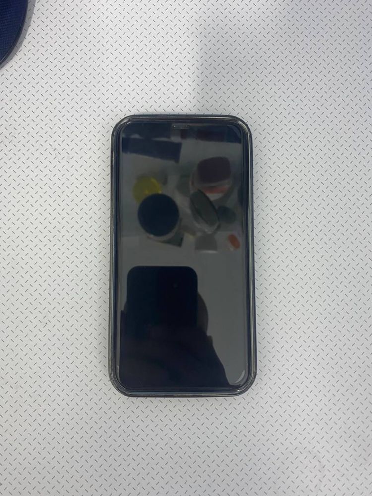 Продам Iphone 11