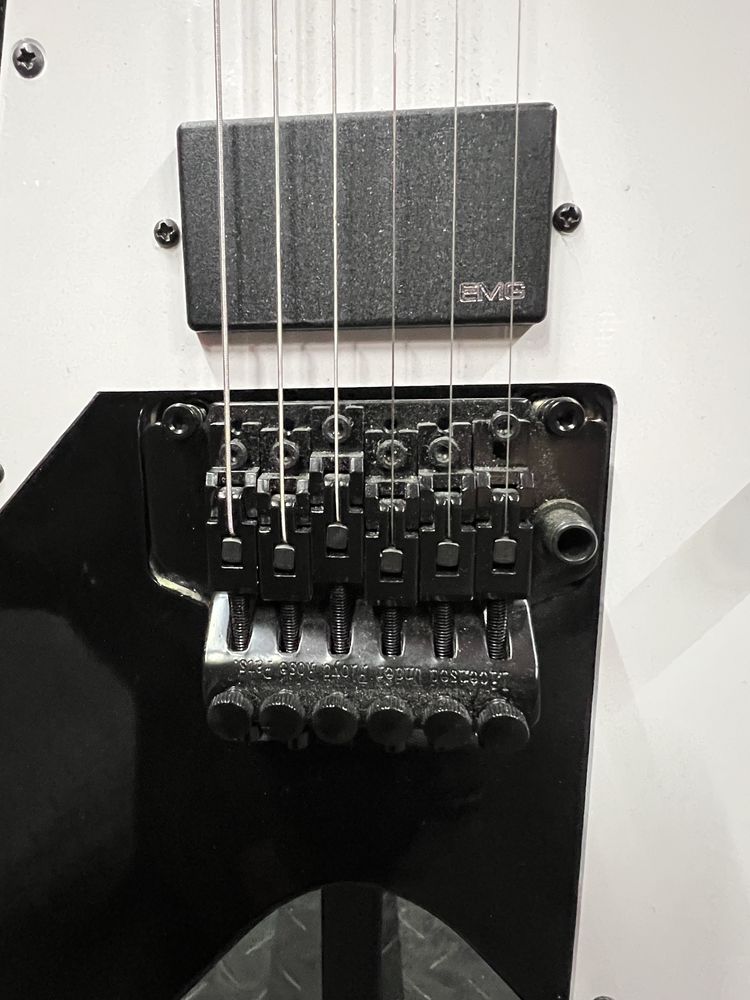 Gitara elektryczna Kirk Hammett KH-1 flying V