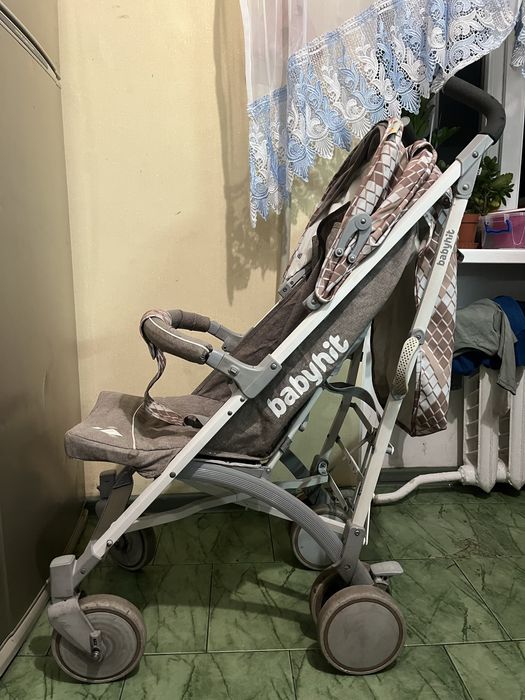 Продам прогулочную коляску