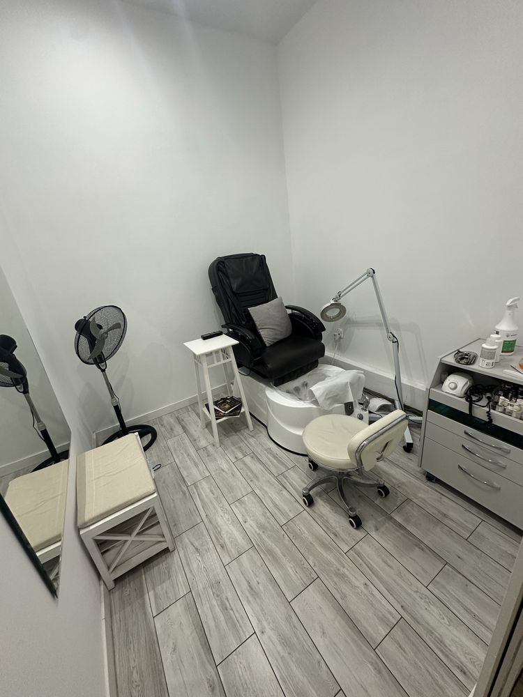 Odstąpię wyposażony salon kosmetyczny