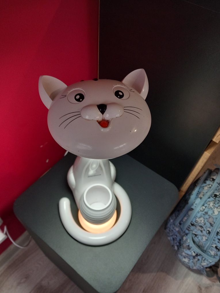 Lampka kotek uzywana sprawna.