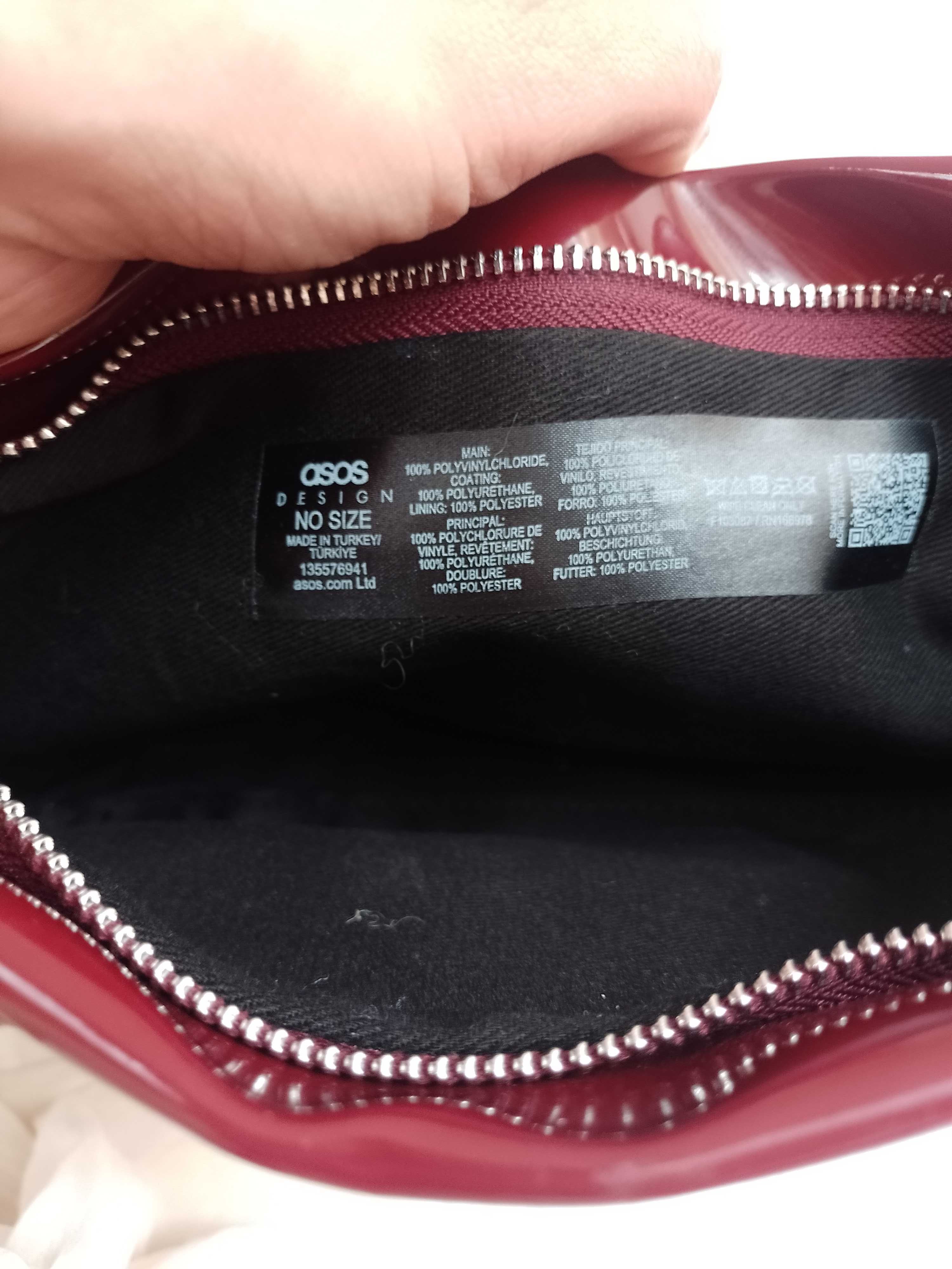ASOS Design/ Bordowa torebka do ręki z Londynu, saszetka wieczorowa