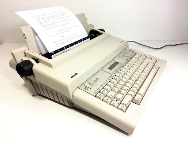 Máquina de escrever electrica Olivetti PT506