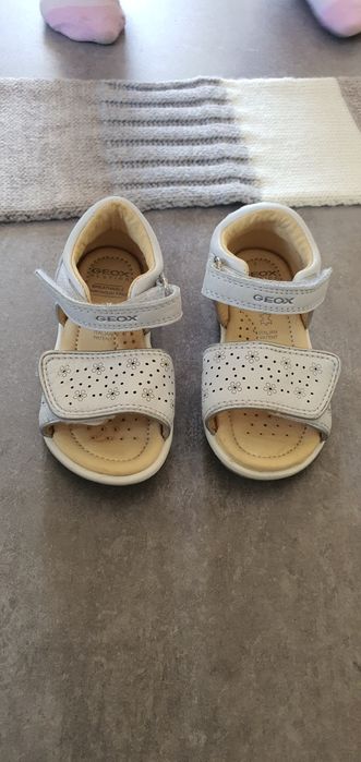 Sandálias Geox tamanho 22