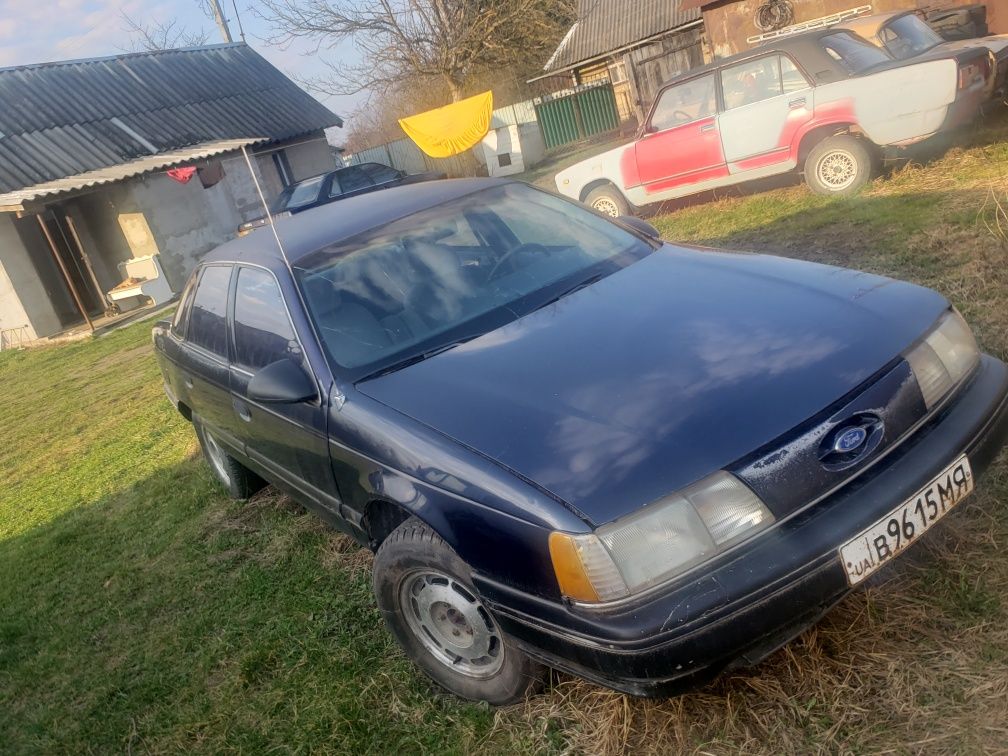 Ford Taurus в гарному стані