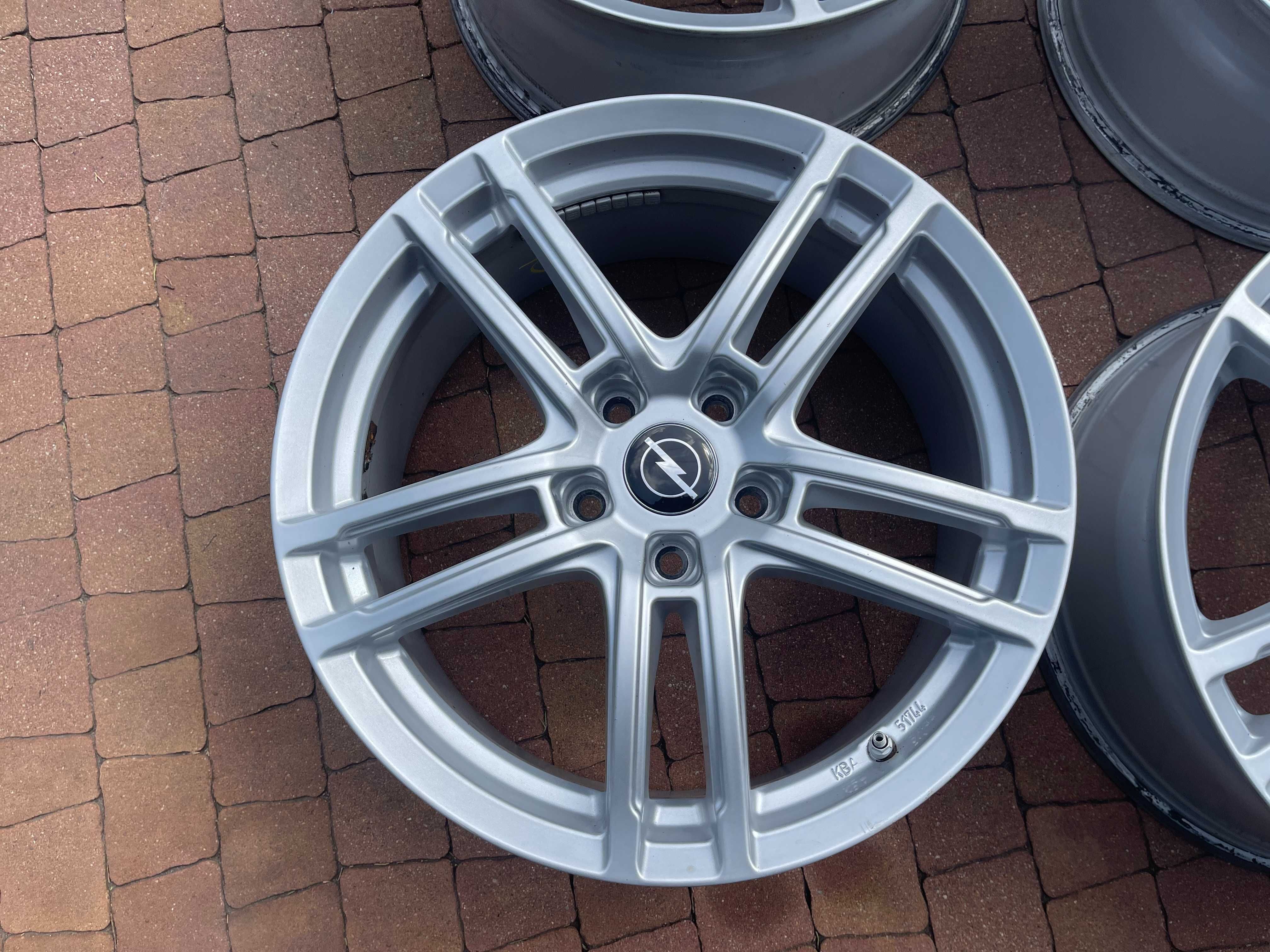 3825. Alufelgi 18" Opel Insignia B Astra J 5x115 8J ET46