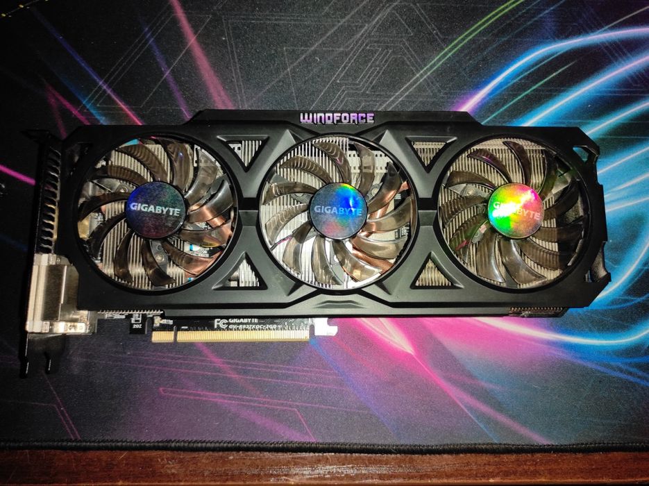 Продам видеокарту Amd radeon r9 270x-2Gb