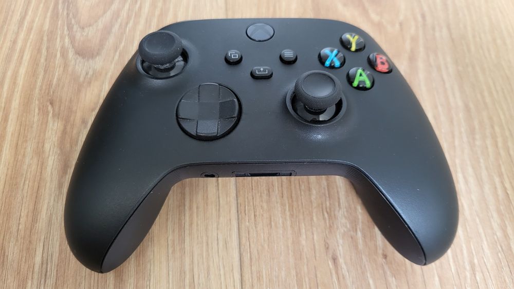 Xbox Series X 1TB + pad