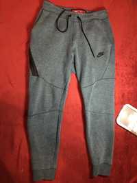 Штани Nike tech fleece