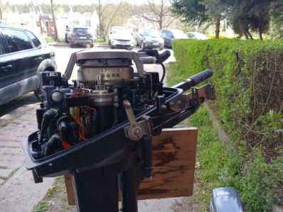 Silnik zaburtowy Yamaha 8 z rozrusznikiem