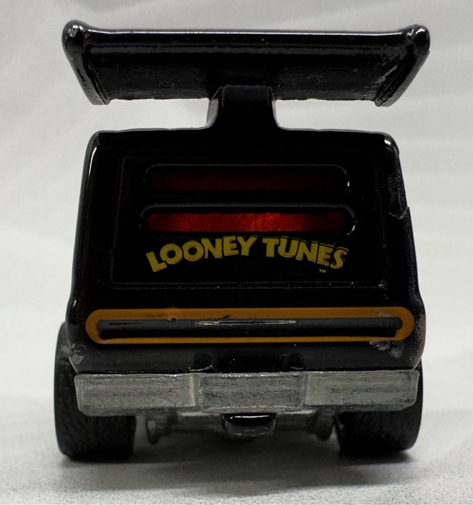 Колекційна машинка Hot Wheels 2011 Spoiler Sport Looney Tunes
