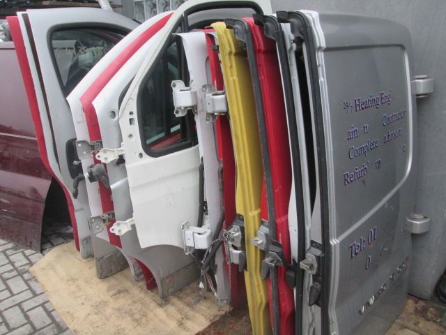 Дверь передняя задняя на Renault Trafic Opel Vivaro двері двери Виваро