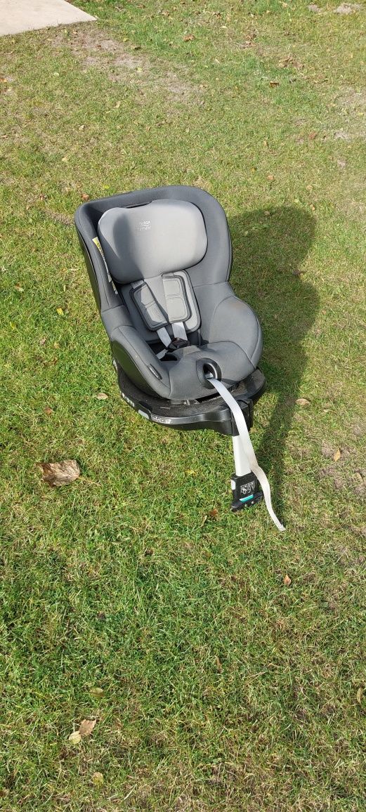 Britax Romer dualfix M size z bazą