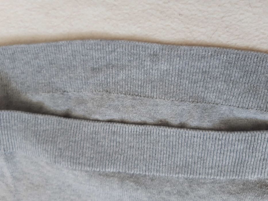 H&M Dzianinowy sweterek z cekinowym lisem szara cekiny r.134-140.