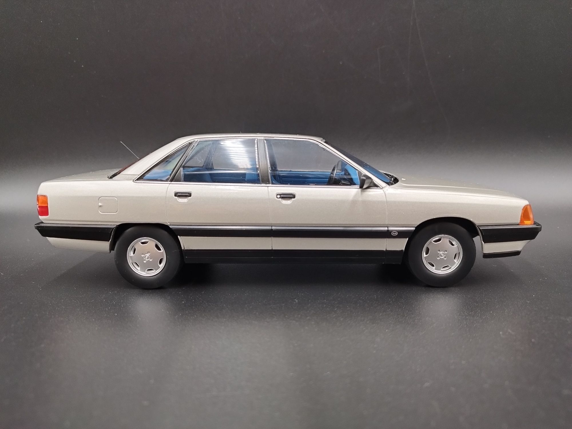 1:18 Triple9 1989 Audi 100 C3 silver  model