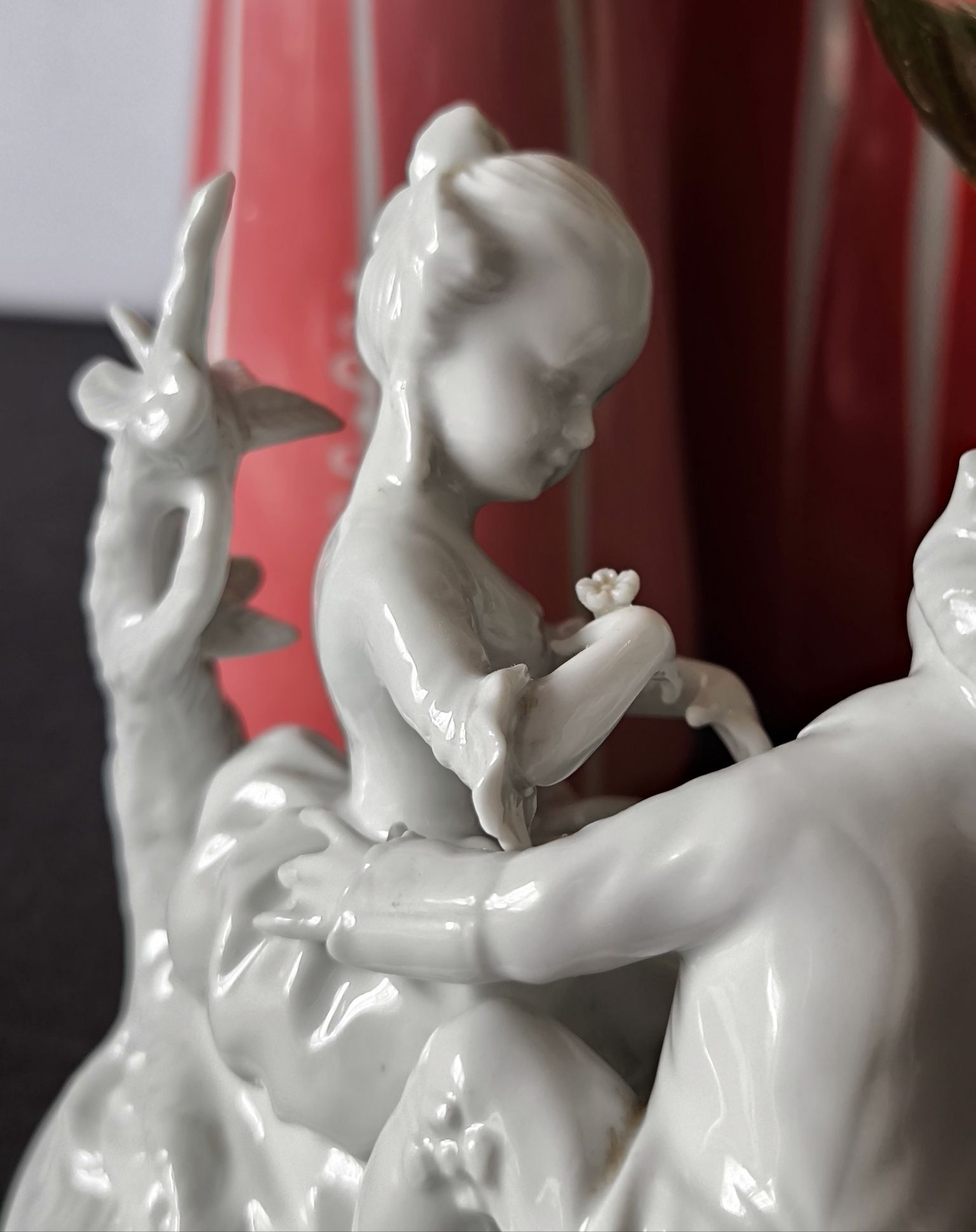 Piękna stara porcelana kolekcjonerska figurka Biała Para Capodimonte