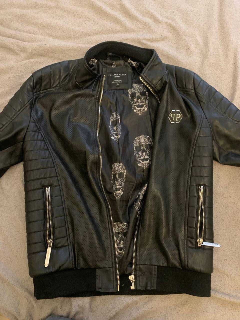 Продаю куртку Philipp Plein