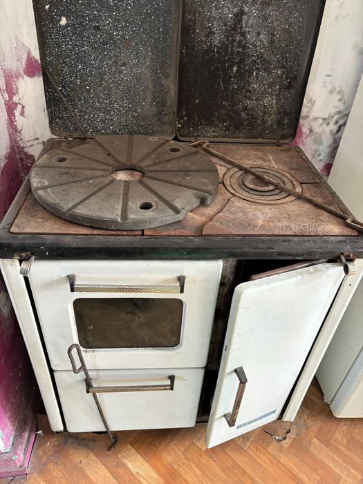 Stara kuchnia kaflowa / piec kuchenny – 1000 zł