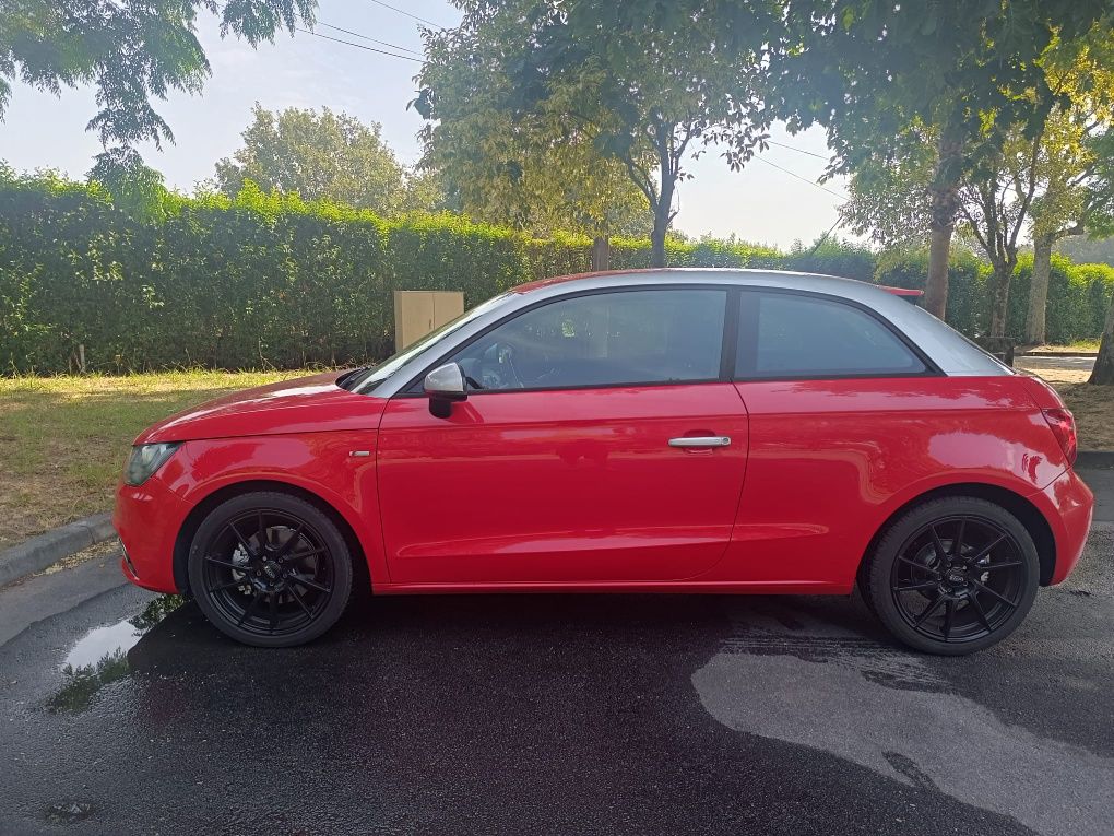 Audi A1 1.6 tdi s-line/GPS
