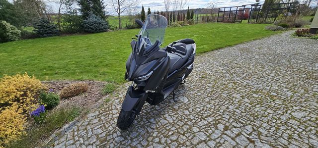 Jak nowa, polski salon Yamaha x-MAX 300 w limitowanej edycji