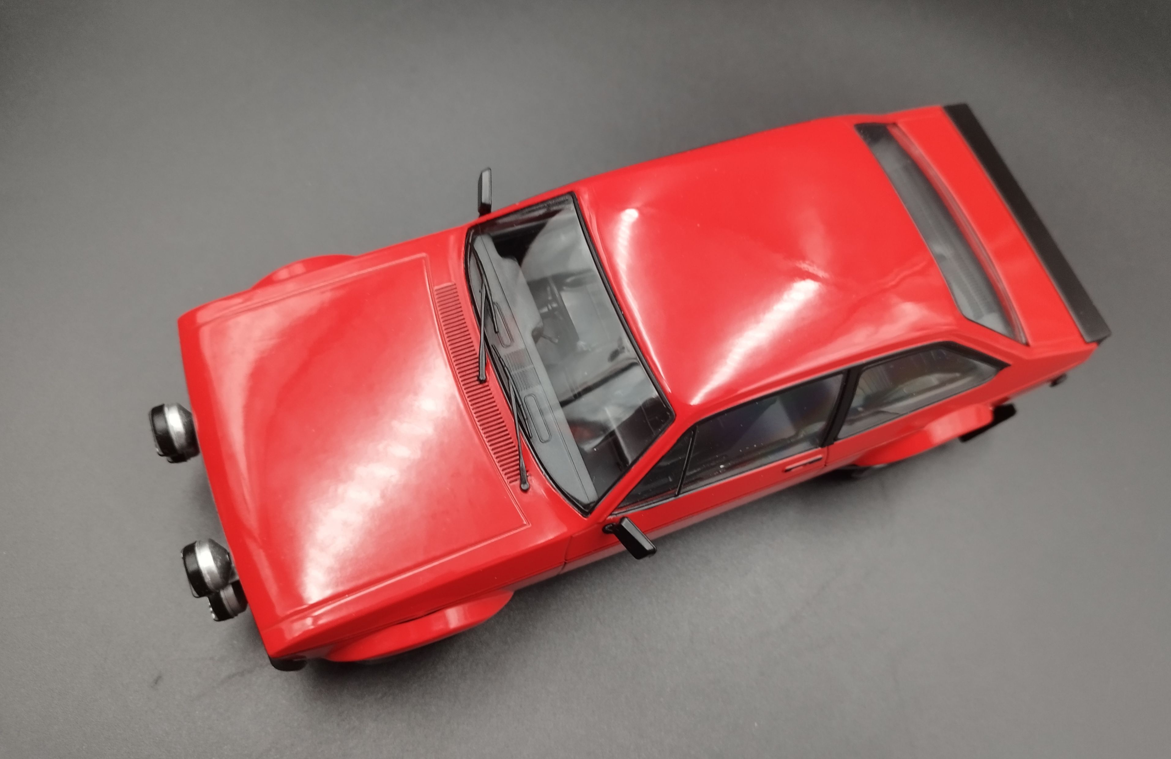 1:18 IXO 1977 Ford Escort MK2 RS 2000 model