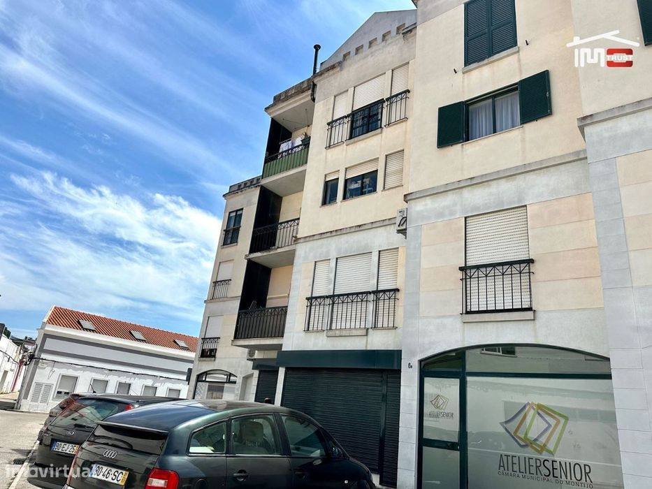Garagem para 2 Viaturas - Centro do Montijo