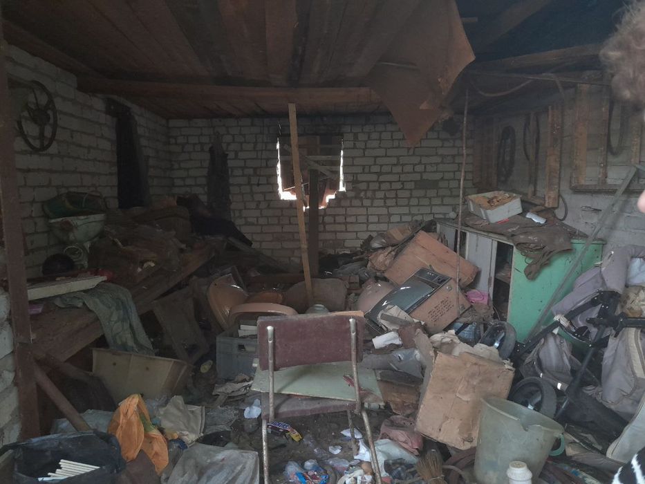 Продаю гараж можна на розбір.