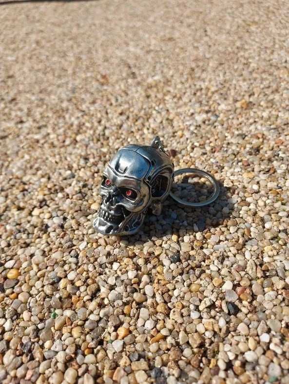 Brelok z filmu Terminator, czaszka T-800, dobrze wyważona, detale, y2k