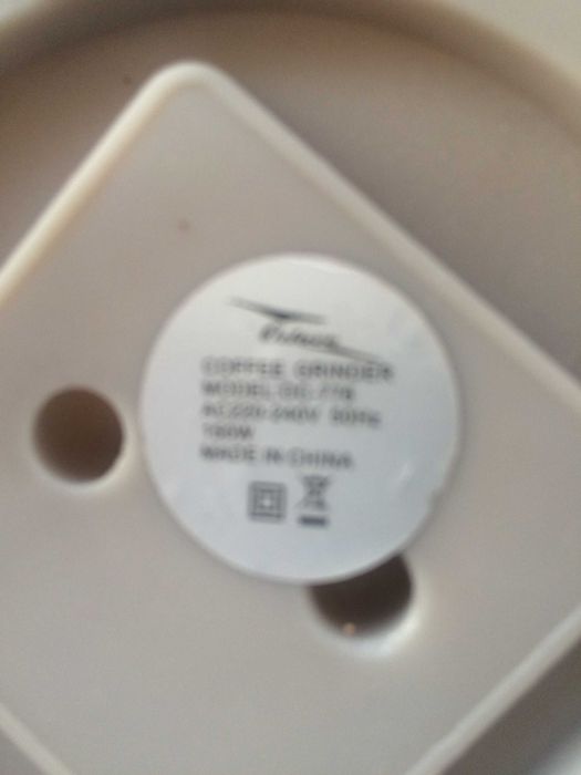 Кофемолка OCTAVO OC-776 / 180 Вт состояние отличное