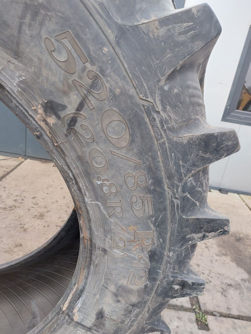 Opona 520/85R42   20.8R42