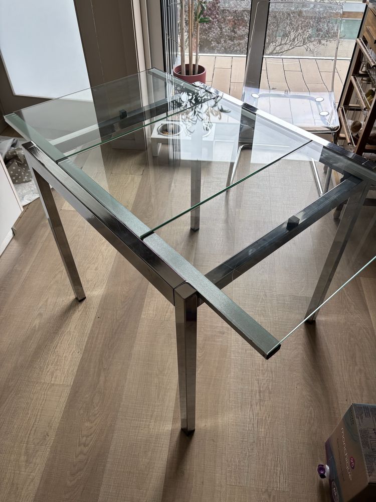Mesa extensível e conjunto de 2 cadeiras