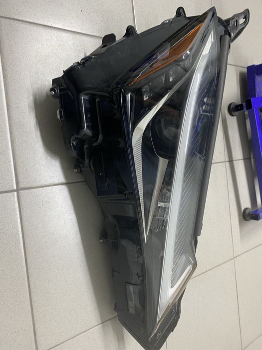 Optica direita lexus