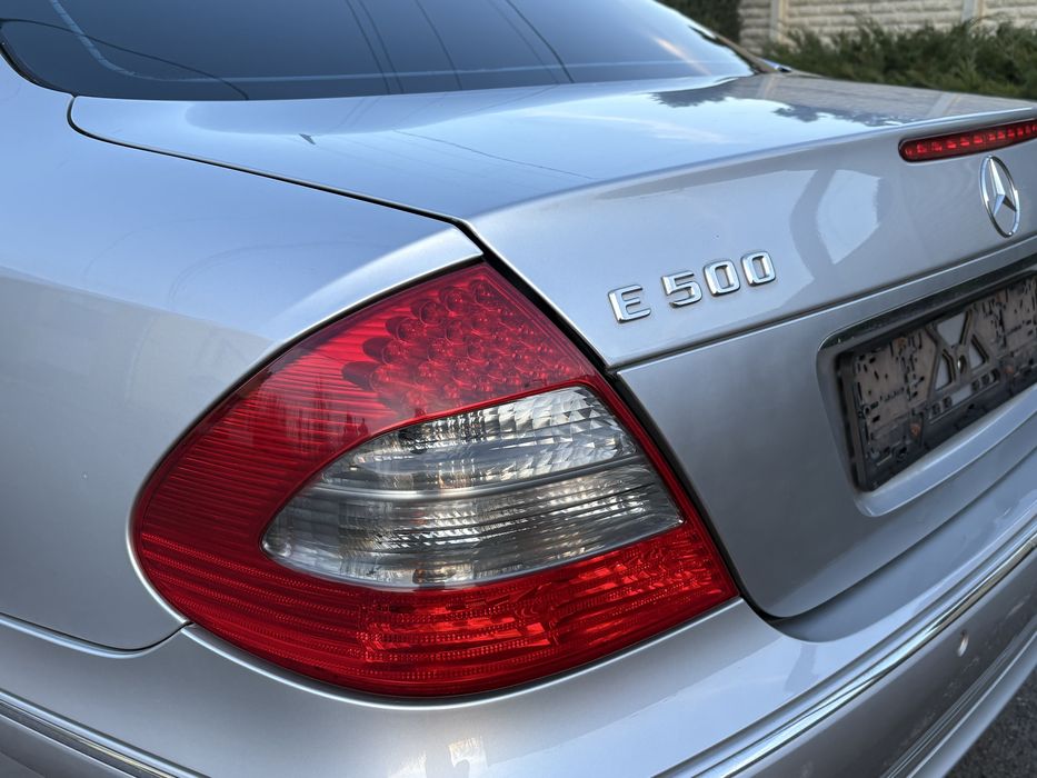 Mercedes  W211 E500