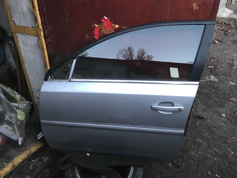 Opel Vectra c двері передня ліва задня права телевізор