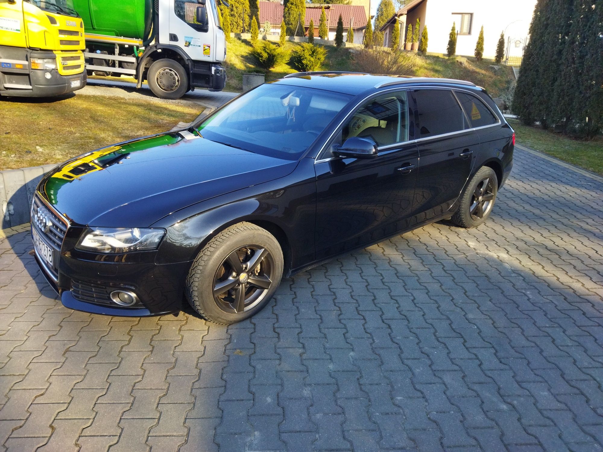 Audi A4 B8  2.0  143km