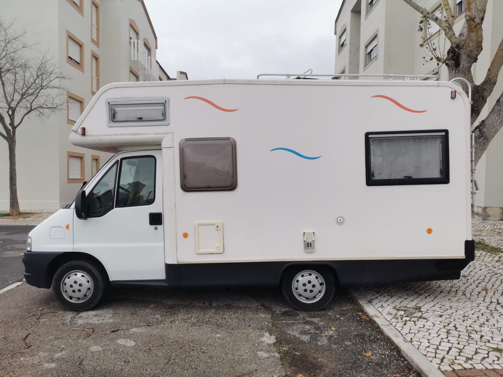 Autocaravana de 2004 com 92.000 km