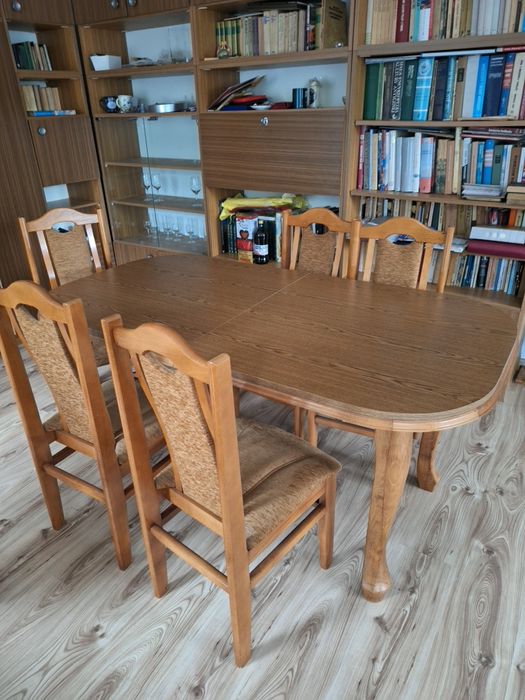 Solidny drewniany stół + 6 krzeseł
