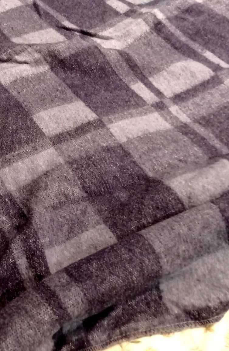 Одеяло. Плед шерстяной 145 х 205 см.