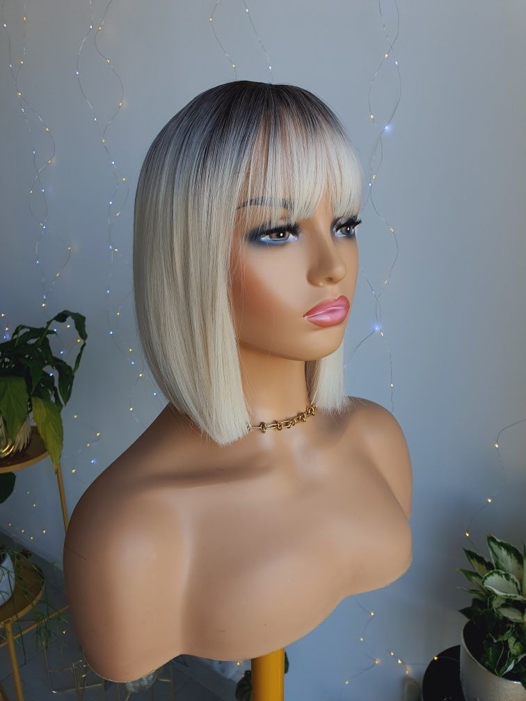 Peruka platynowy blond odrost bob z grzywką naturalna fryzura