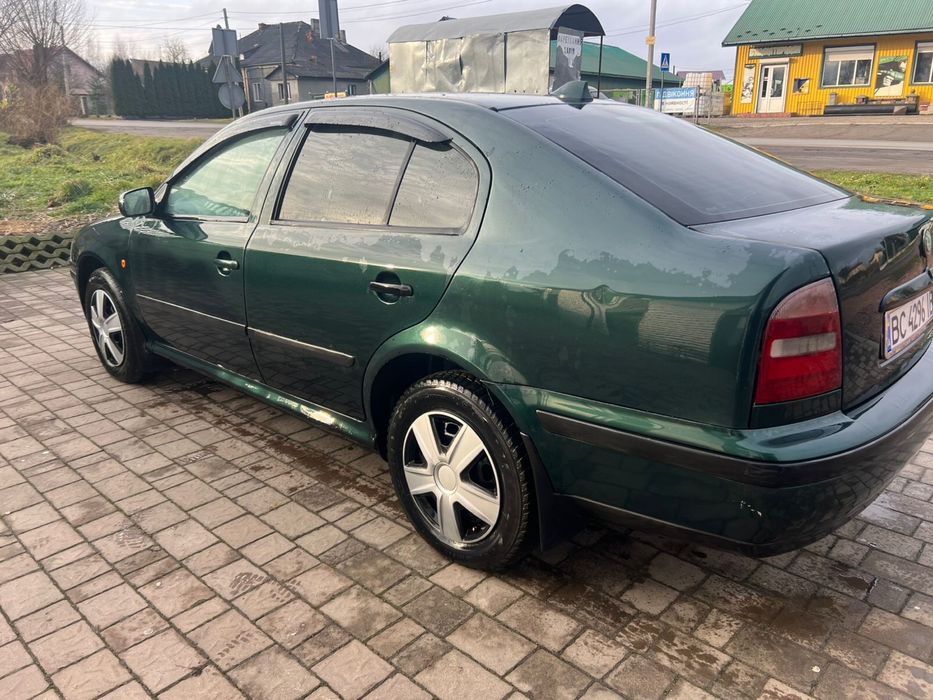Авто Шкода Октавія Тур