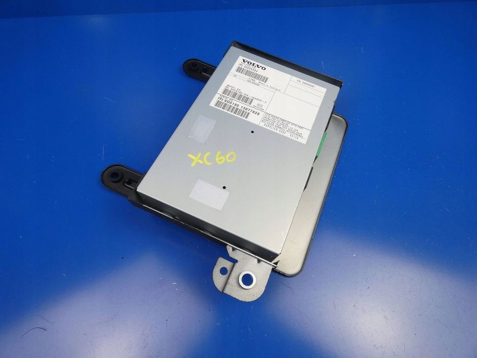 VOLVO XC60 I WZMACNIACZ RADIA AUDIO FABRYCZNY
