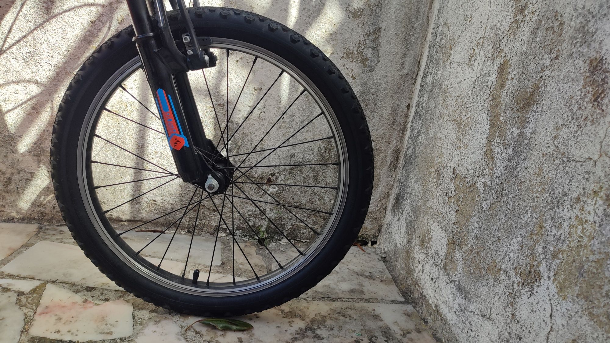 Bicicleta com amortecedor, roda 20