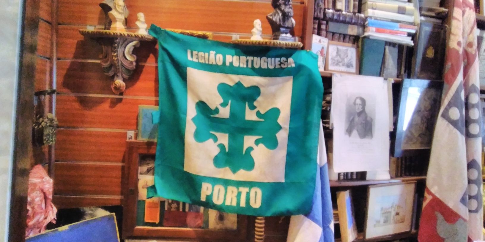 Militaria, Estandarte da Legião Portuguesa ,, Porto.