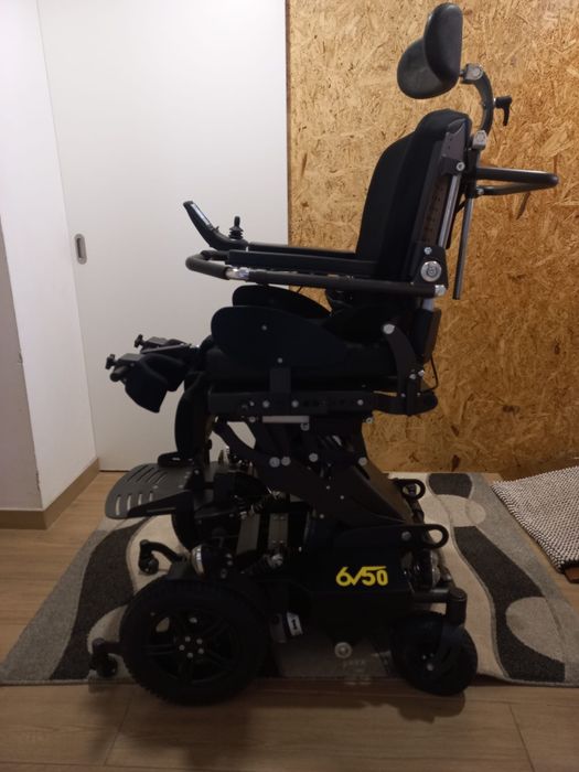 Cadeira de rodas eléctrica  Vassilli, como nova