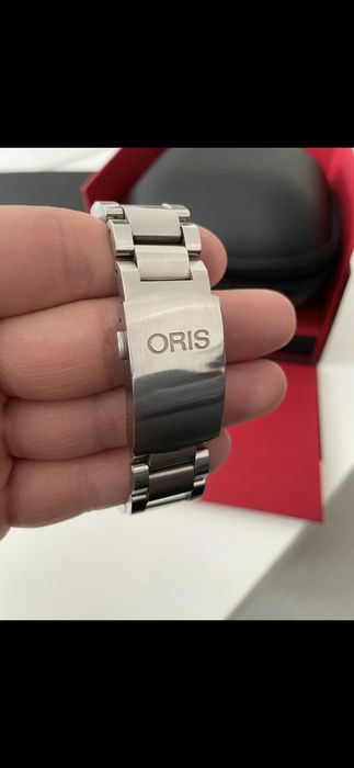 ORIS Aquis Small Second Date