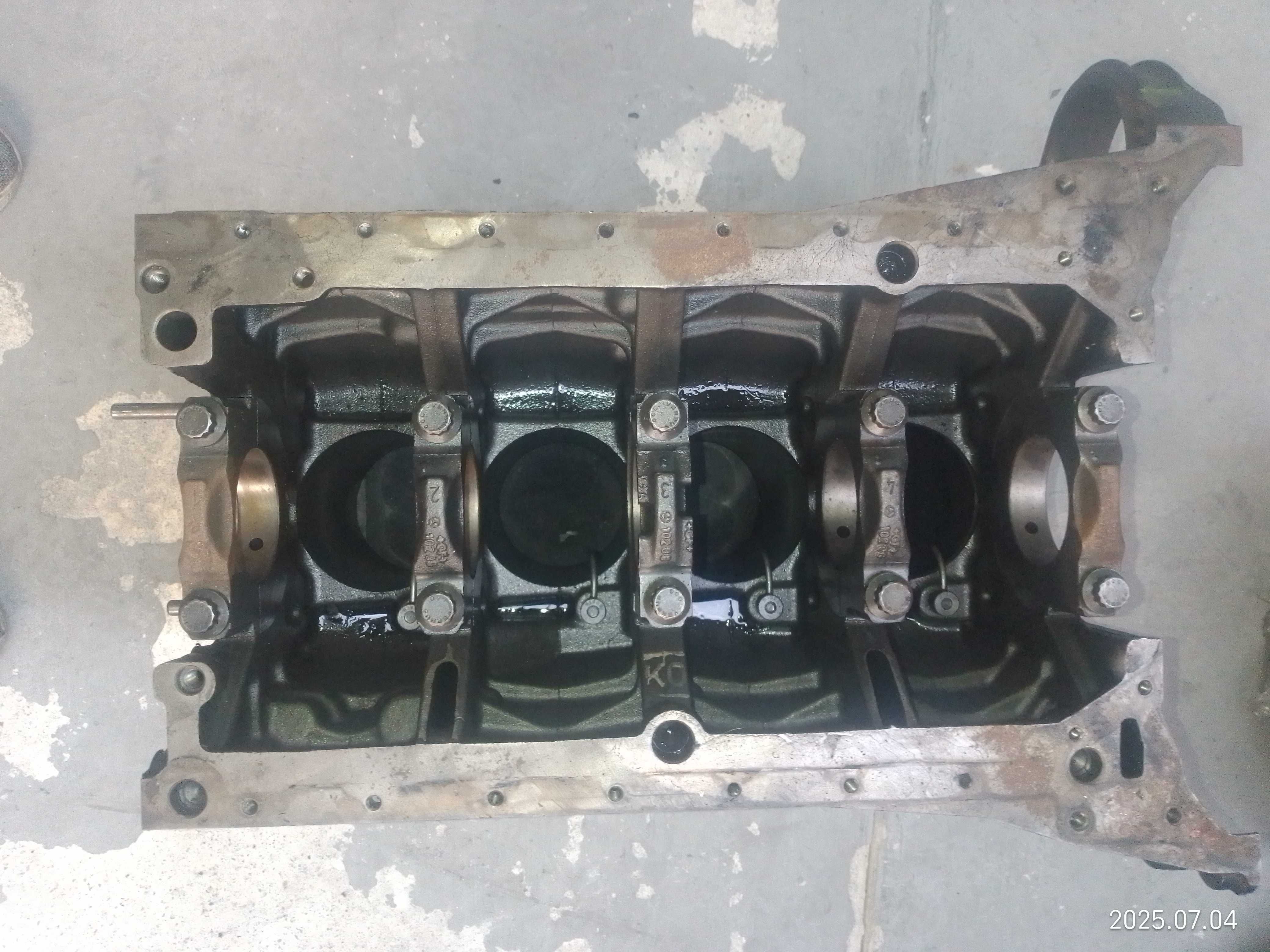 Bloco e pistoes Mercedes Vito W638 112CDI 2.2 (638.094)
