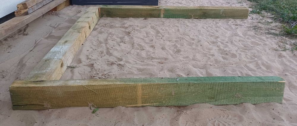 Piaskownica z belek 14x12 do oszlifowania skręcenia i impregnacji 2x2m