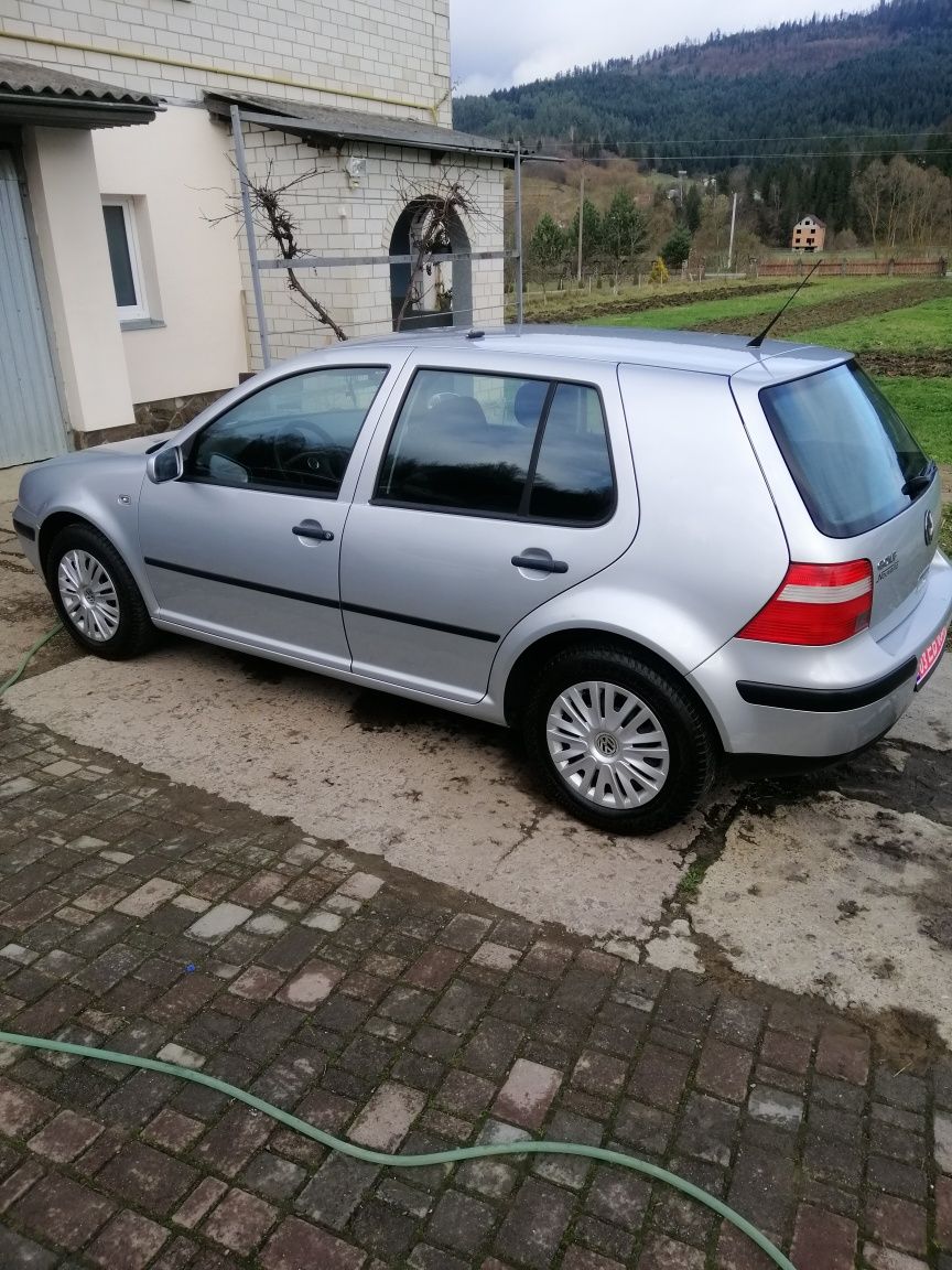 Volkswagen golf ldeal 1.4